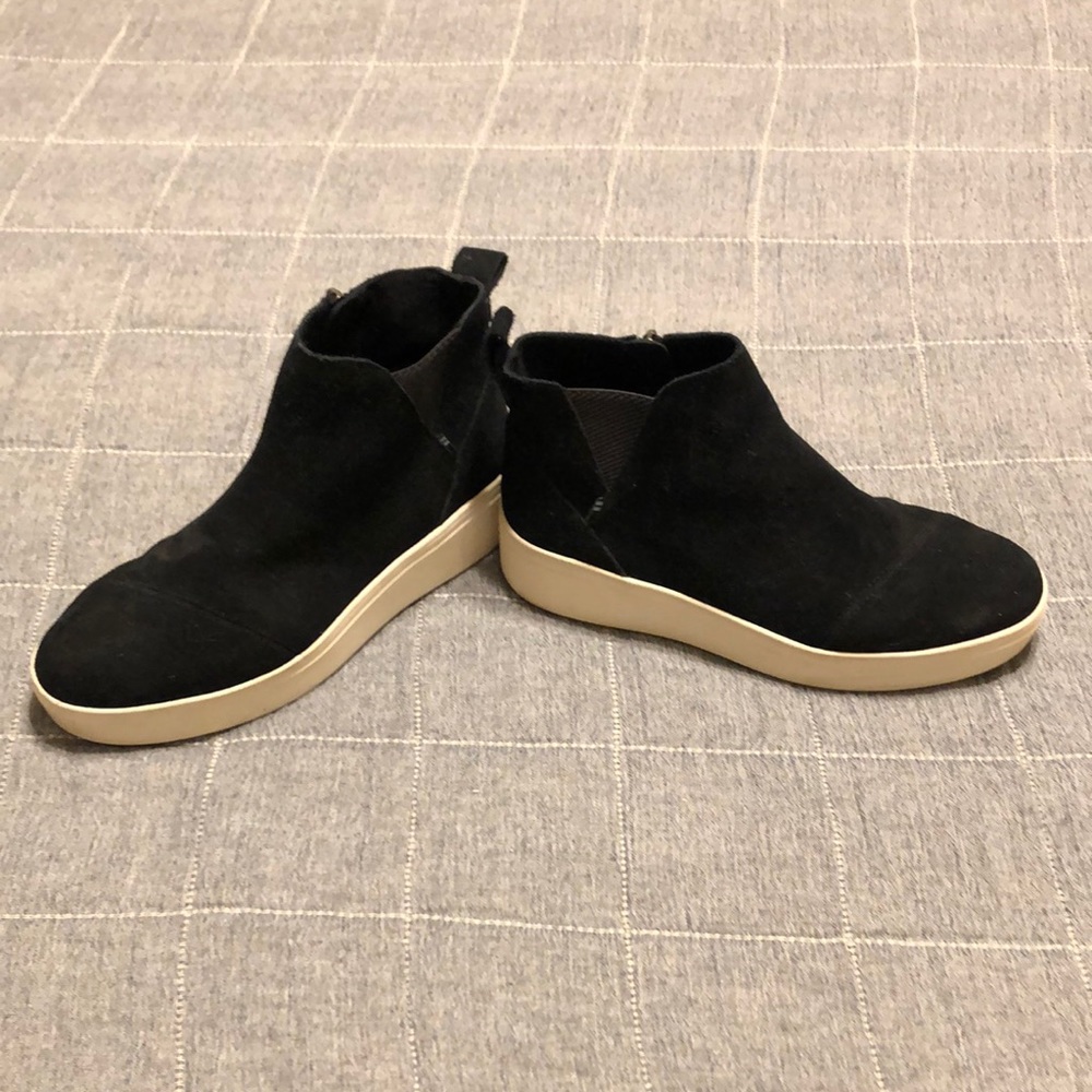 TOMS Zip Up Sneakers